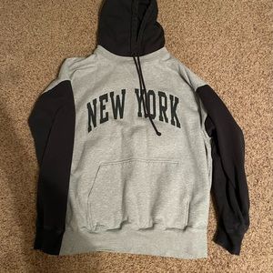 brandy melville new york hoodie (oversized)